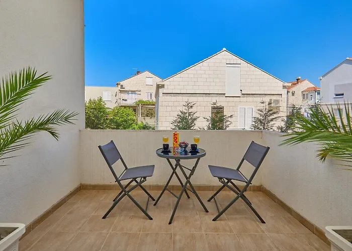 The Monroe - Stylish 2 Bd Apartment In Villa Orsan