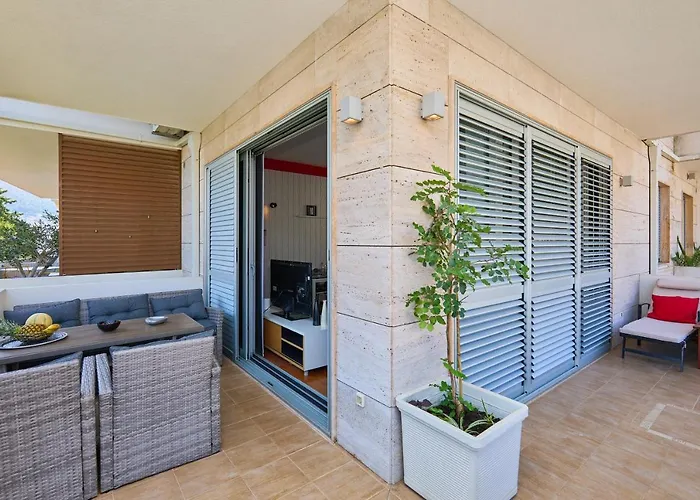 The Monroe - Stylish 2 Bd Apartment In Villa Orsan
